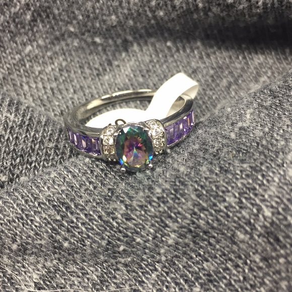 Fashion/costume Rainbow Topaz Ring - Picture 4 of 4